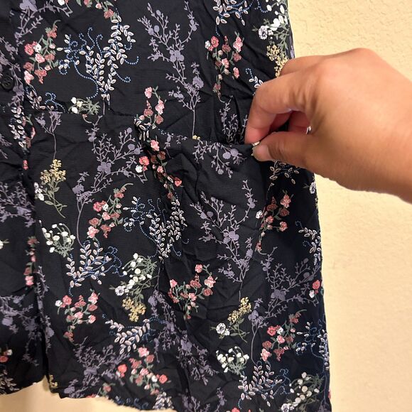 Comfy USA Button Up Blouse Tunic Womens Medium Black Floral Oversized Pockets - Picture 5 of 7